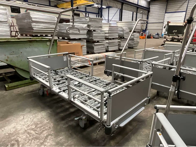 Völker s-960-2 ziekenhuisbed - afbeelding 1 van  8