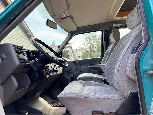 Volkswagen - 1991 - transporter kombi - personenauto - afbeelding 2 van  16