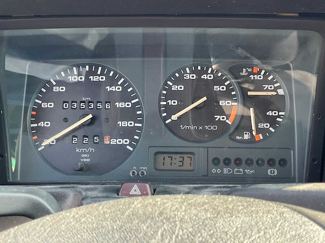 Volkswagen - 1994 - polo - auto - afbeelding 14 van  25