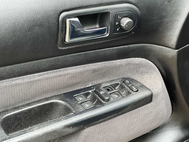 Volkswagen - 1999 - golf - automaat - 1.6 - zb-gv-93 - afbeelding 4 van  16