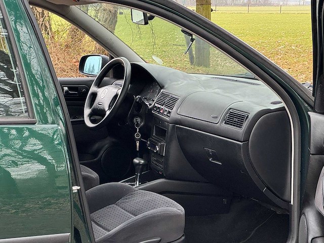 Volkswagen - 1999 - golf - automaat - 1.6 - zb-gv-93 - afbeelding 7 van  16