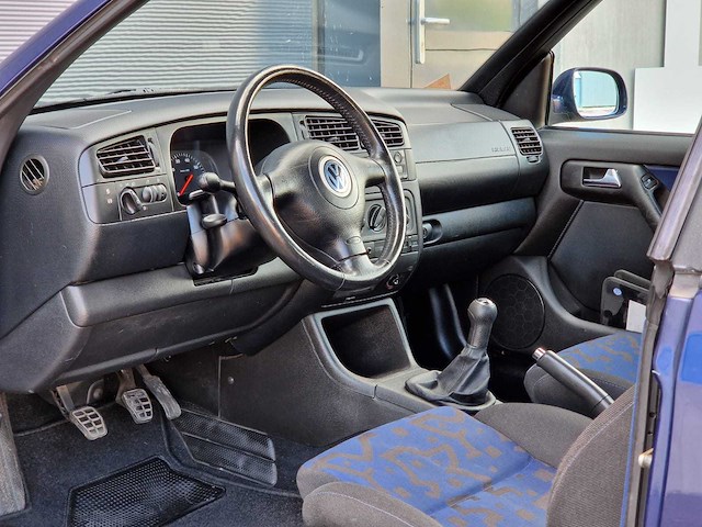 Volkswagen - 1999 - golf cabriolet - 59500km - 1.8 trendline - 02-hk-dd - afbeelding 4 van  22