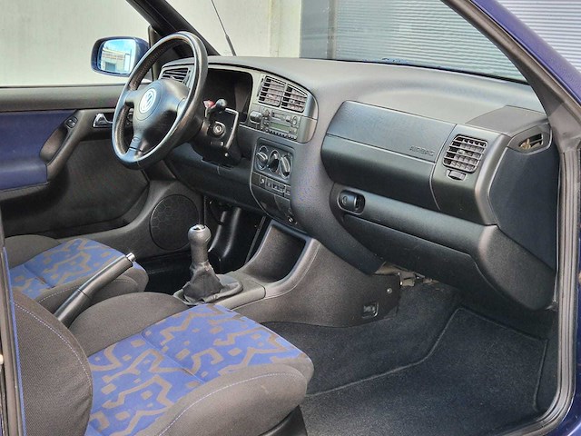 Volkswagen - 1999 - golf cabriolet - 59500km - 1.8 trendline - 02-hk-dd - afbeelding 15 van  22