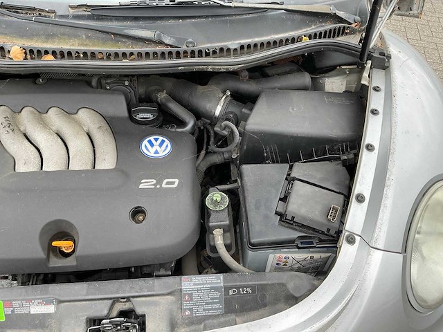 Volkswagen - 1999 - new beetle 2.0 - highline - personenauto - afbeelding 11 van  31