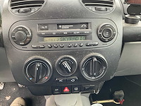 Volkswagen - 1999 - new beetle 2.0 - highline - personenauto - afbeelding 16 van  31