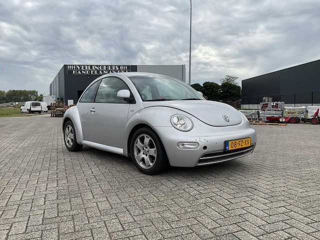 Volkswagen - 1999 - new beetle 2.0 - highline - personenauto - afbeelding 12 van  31