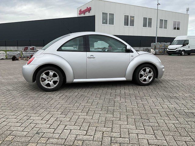 Volkswagen - 1999 - new beetle 2.0 - highline - personenauto - afbeelding 28 van  31