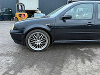 Volkswagen - 2000 - golf - 2.3 v5 highline - personenauto - afbeelding 5 van  17