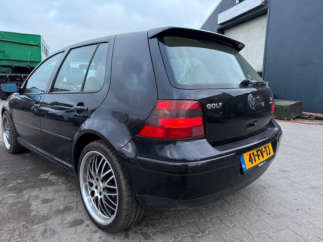 Volkswagen - 2000 - golf - 2.3 v5 highline - personenauto - afbeelding 7 van  17
