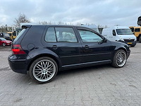 Volkswagen - 2000 - golf - 2.3 v5 highline - personenauto - afbeelding 9 van  17
