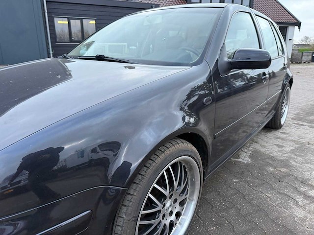 Volkswagen - 2000 - golf - 2.3 v5 highline - personenauto - afbeelding 10 van  32