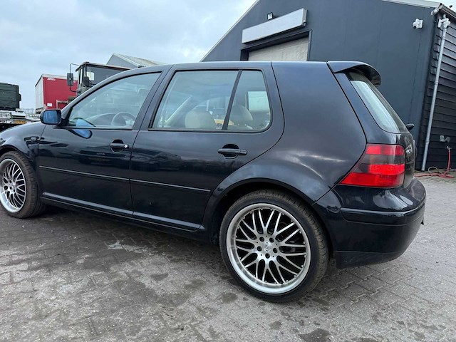 Volkswagen - 2000 - golf - 2.3 v5 highline - personenauto - afbeelding 14 van  32