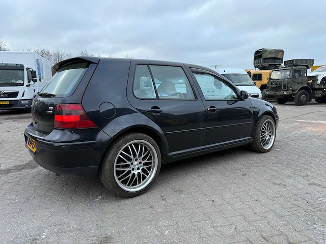 Volkswagen - 2000 - golf - 2.3 v5 highline - personenauto - afbeelding 23 van  32