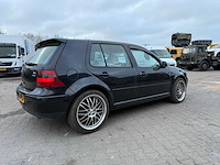 Volkswagen - 2000 - golf - 2.3 v5 highline - personenauto - afbeelding 23 van  32