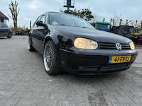Volkswagen - 2000 - golf - 2.3 v5 highline - personenauto - afbeelding 24 van  32