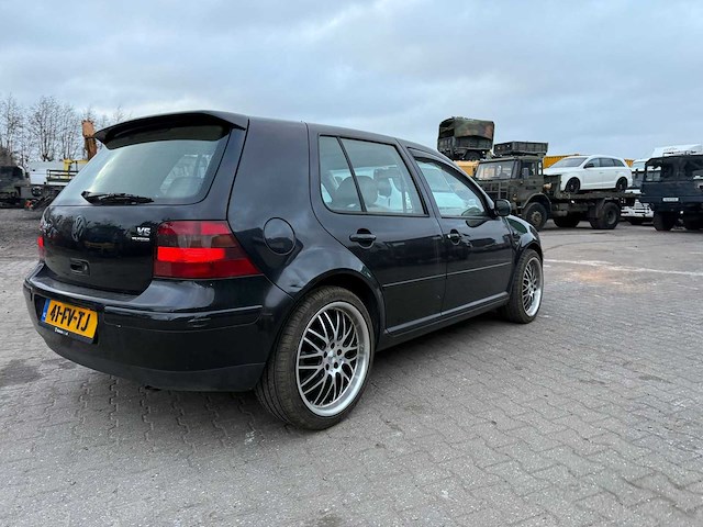 Volkswagen - 2000 - golf - 2.3 v5 highline - personenauto - afbeelding 2 van  32