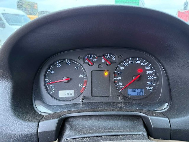 Volkswagen - 2000 - golf - 2.3 v5 highline - personenauto - afbeelding 31 van  32