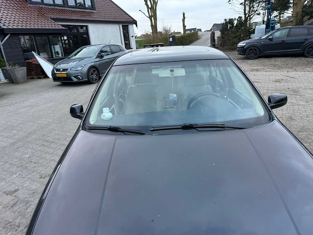 Volkswagen - 2000 - golf - 2.3 v5 highline - personenauto - afbeelding 9 van  32