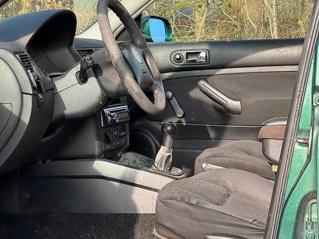 Volkswagen - 2001 - golf - 1.9 tdi trendline - 94-hp-jx - afbeelding 2 van  7