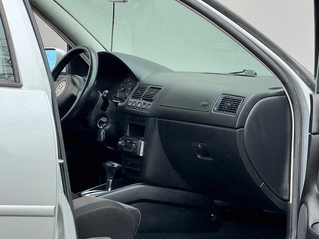 Volkswagen - 2001 - golf - 2.0 highline - 06-hl-zz - afbeelding 6 van  15