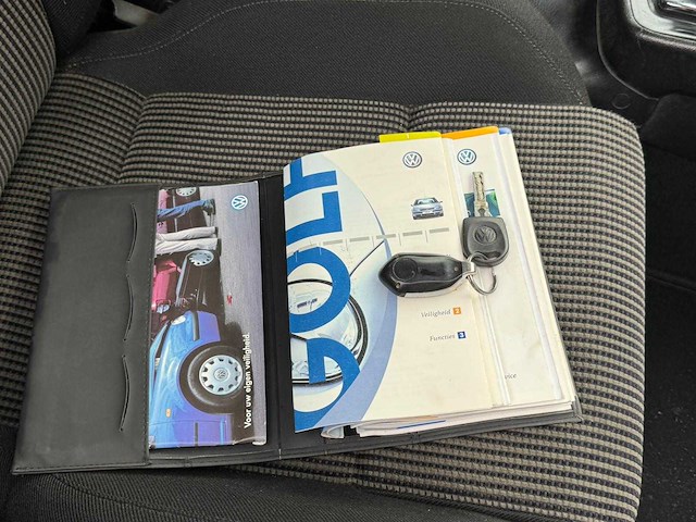 Volkswagen - 2001 - golf - 2.0 highline - 06-hl-zz - afbeelding 7 van  15