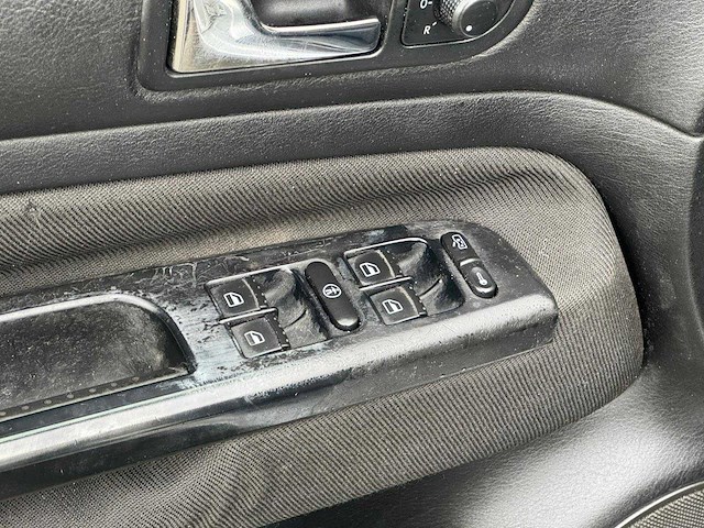 Volkswagen - 2001 - golf - 2.0 highline - 06-hl-zz - afbeelding 4 van  15