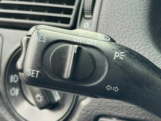 Volkswagen - 2001 - golf - 2.0 highline - 06-hl-zz - afbeelding 5 van  15