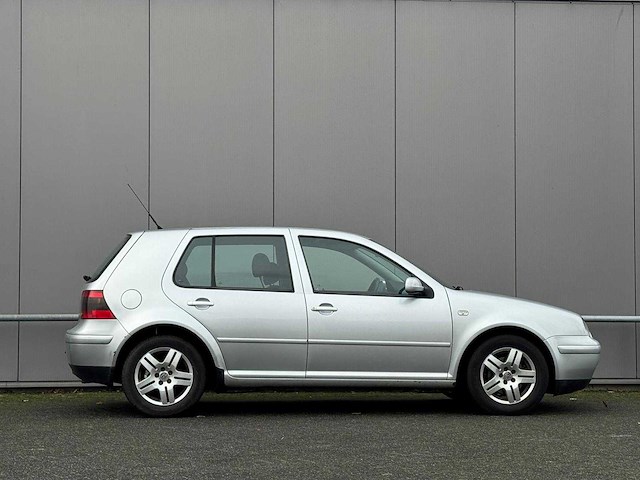 Volkswagen - 2001 - golf - 2.0 highline - 06-hl-zz - afbeelding 9 van  15