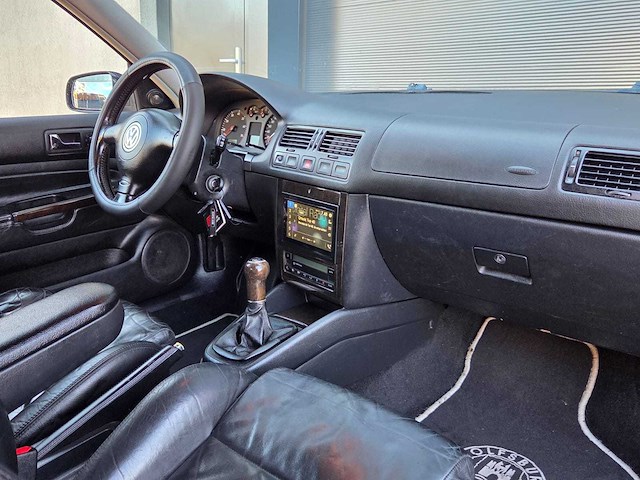 Volkswagen - 2001 - golf - 2.3 v5 gti - 49-hr-tf - afbeelding 11 van  27