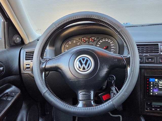 Volkswagen - 2001 - golf - 2.3 v5 gti - 49-hr-tf - afbeelding 4 van  24