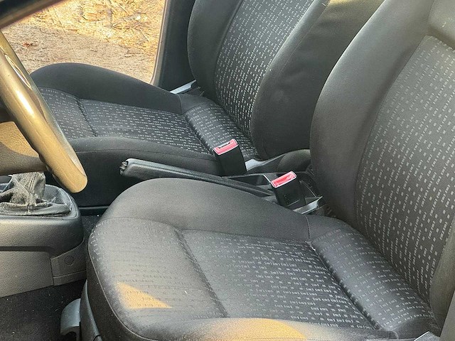 Volkswagen - 2002 - golf - 1.4-16v - 47-jk-sx - afbeelding 2 van  17