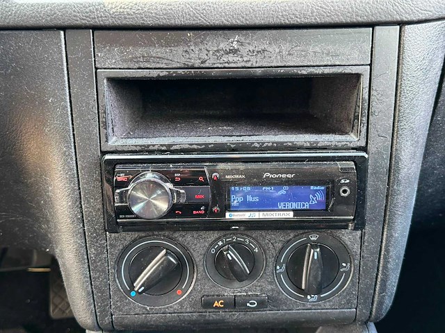 Volkswagen - 2003 - golf - 1.4-16v ocean - personenauto - 97-nb-rf - afbeelding 2 van  16