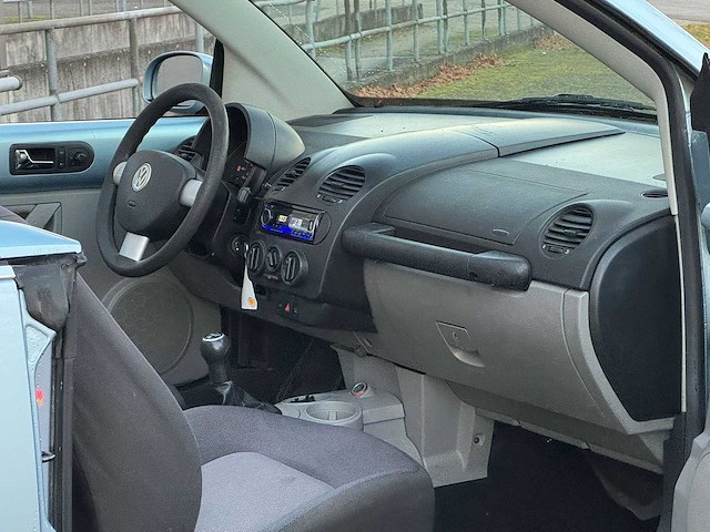 Volkswagen - 2003 - new beetle cabriolet - 1.6 - 49-lz-rs - afbeelding 9 van  10