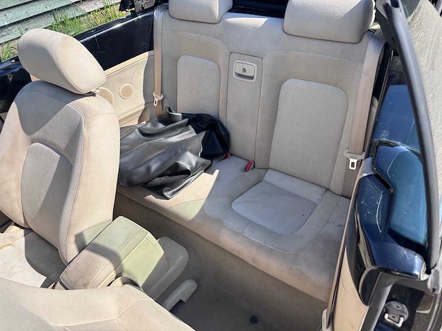 Volkswagen - 2003 - new beetle cabriolet - 1.6 - personenauto - afbeelding 1 van  5