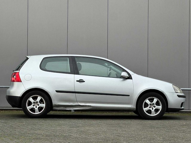 Volkswagen - 2004 - golf - 1.4 trendline - 33-pj-tp - afbeelding 8 van  14