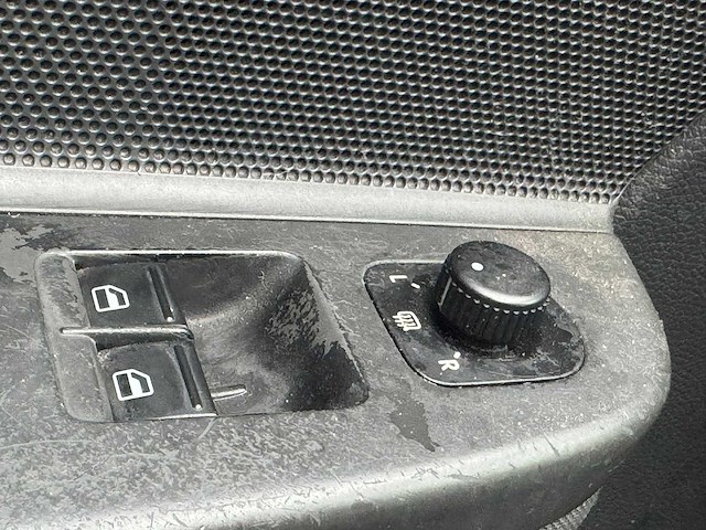 Volkswagen - 2004 - golf - 1.4 trendline - 33-pj-tp - afbeelding 5 van  14