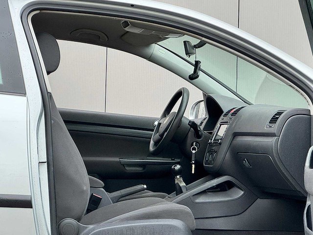 Volkswagen - 2004 - golf - 1.4 trendline - 33-pj-tp - afbeelding 6 van  14
