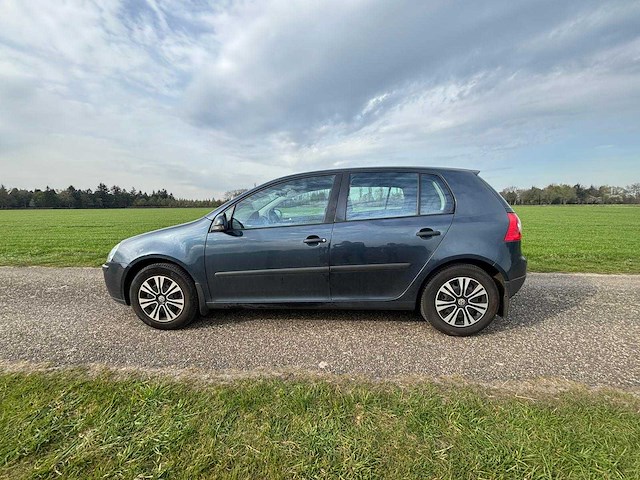Volkswagen - 2004 - golf - 1.6 fsi trendline - 23-pk-sf - afbeelding 2 van  8