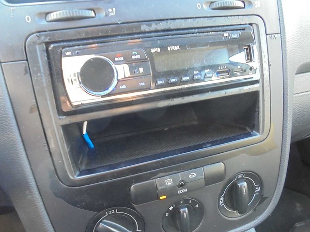 Volkswagen - 2004 - golf - 1.6 fsi trendline - 95-pk-hl - afbeelding 3 van  13