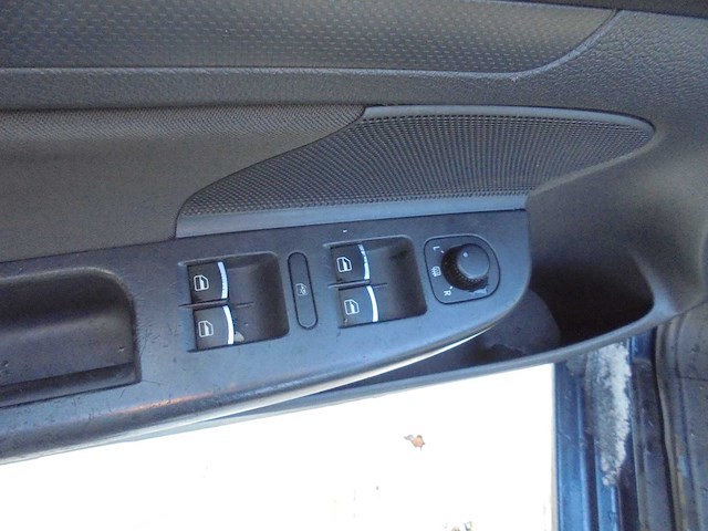 Volkswagen - 2004 - golf - 1.6 fsi trendline - 95-pk-hl - afbeelding 12 van  13