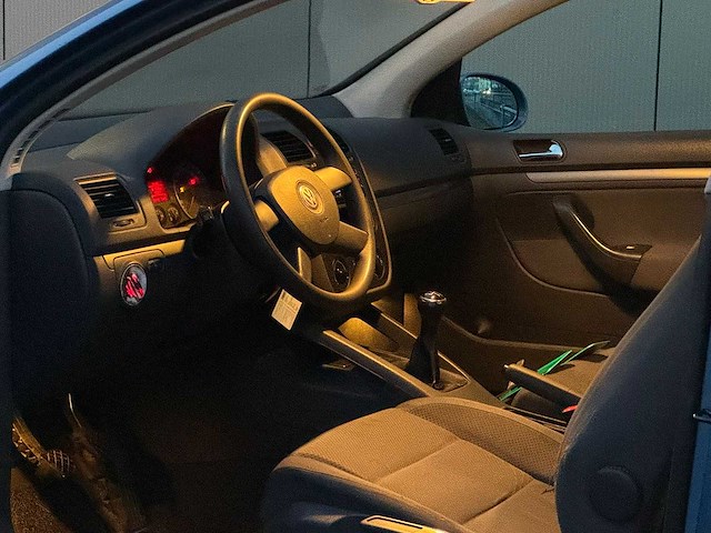 Volkswagen - 2004 - golf - 1.9 tdi comfortline - 31-pg-vp - afbeelding 5 van  5