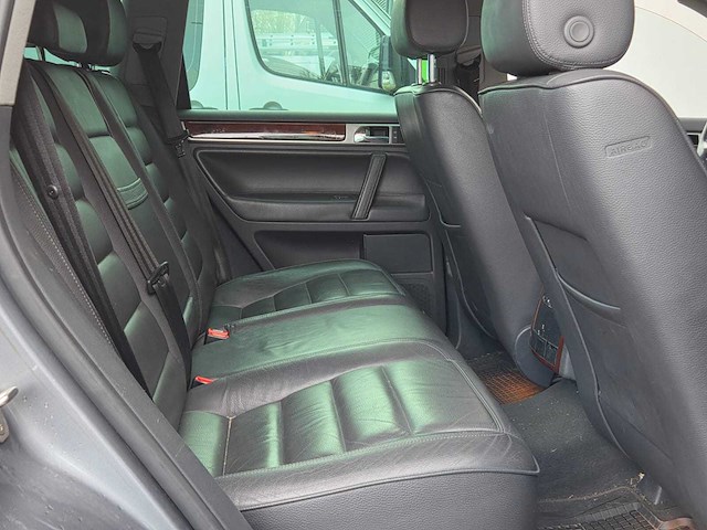 Volkswagen - 2004 - touareg - 3.2 v6 - 28-pn-fs - afbeelding 13 van  21