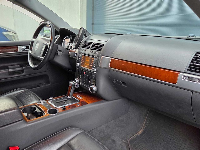 Volkswagen - 2004 - touareg - 3.2 v6 - 28-pn-fs - afbeelding 10 van  21