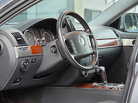 Volkswagen - 2004 - touareg - 3.2 v6 - 28-pn-fs - afbeelding 3 van  21