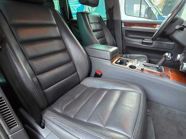 Volkswagen - 2004 - touareg - 3.2 v6 - afbeelding 14 van  21