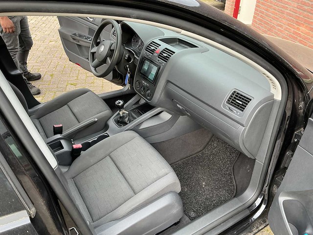 Volkswagen - 2005 - golf - 1.6 fsi turijn - personenauto - afbeelding 7 van  11