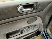 Volkswagen - 2005 - golf plus - 1.9 tdi sportline - 37-rx-ts - afbeelding 3 van  19