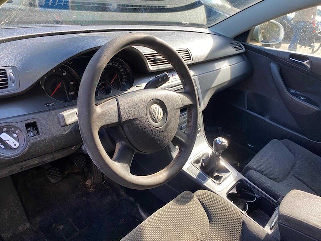 Volkswagen - 2005 - passat - 2.0 tdi comfortline - 10-rl-bh - afbeelding 8 van  15
