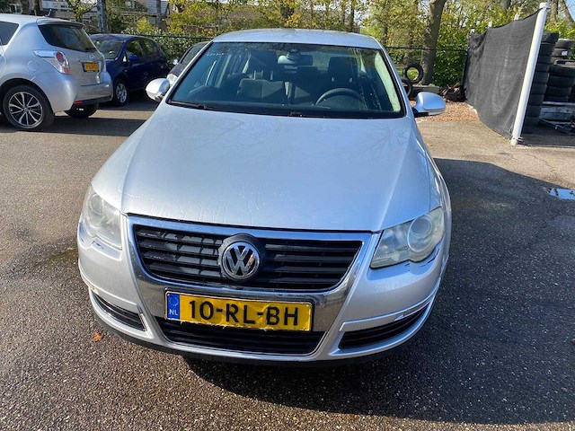 Volkswagen - 2005 - passat - 2.0 tdi comfortline - 10-rl-bh - afbeelding 12 van  23