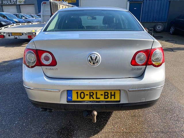 Volkswagen - 2005 - passat - 2.0 tdi comfortline - 10-rl-bh - afbeelding 18 van  23